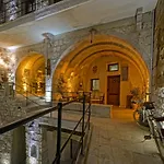 Risus Cave 홈스테이 *