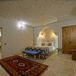 Risus Cave Homestay