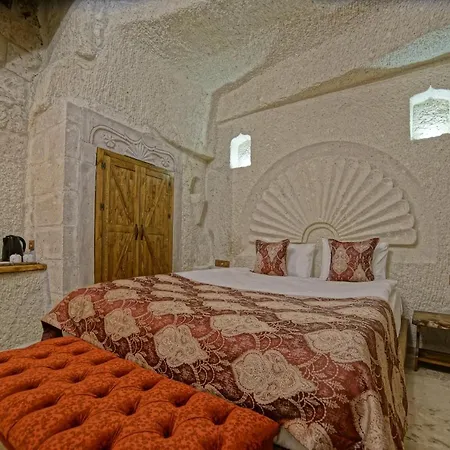 Risus Cave Hotel