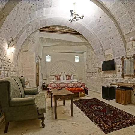 Risus Cave 2*