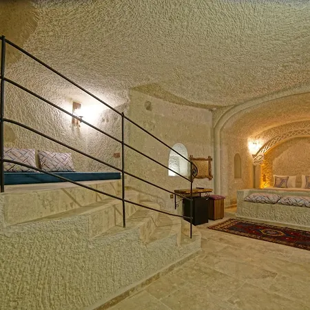 Risus Cave Hotel