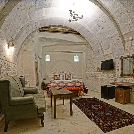 Risus Cave