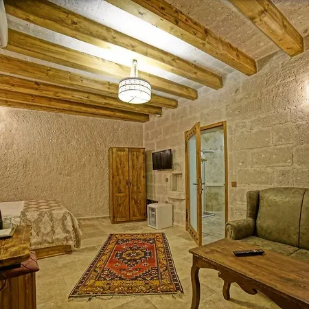 Risus Cave