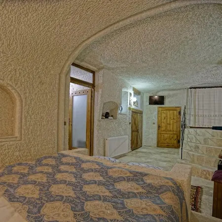 Risus Cave Homestay Goreme