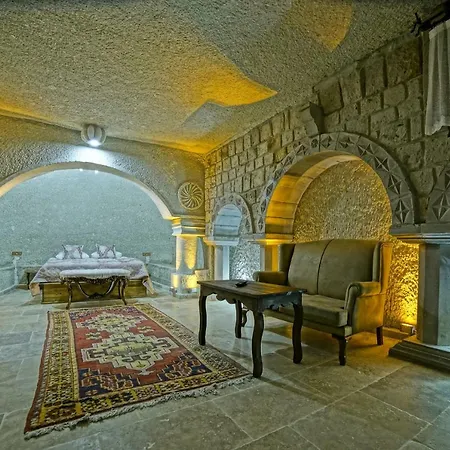 Risus Cave Hotel