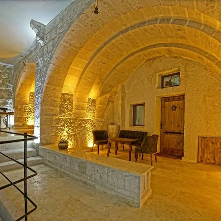 Risus Cave *