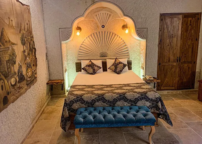 Risus Cave Homestay *