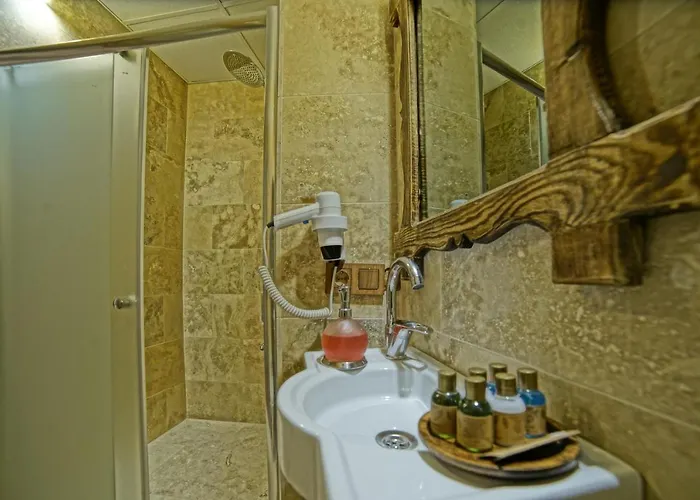 Homestay Risus Cave *