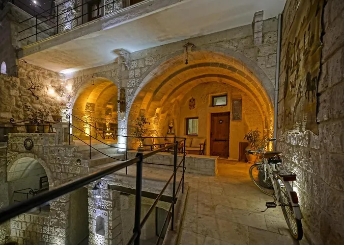 Risus Cave Homestay *