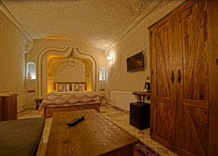 Risus Cave Homestay *